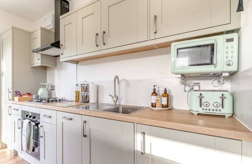 Coed-Y-Paen Cabaña | 2 bedroom accommodation in Usk