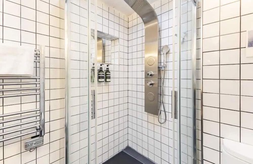 Jeronimos Condominio | The Loft at Retiropark-city Center- Museum Area