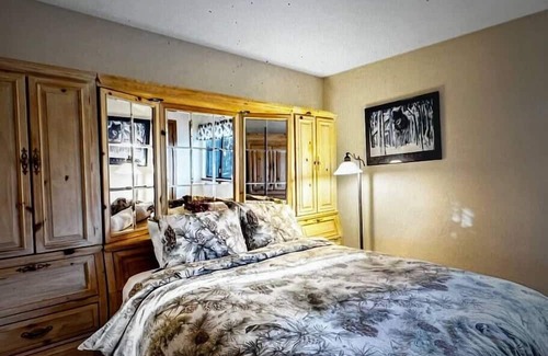 Sierra Cedars Cabina | Whispering Pines at Shaver Lake