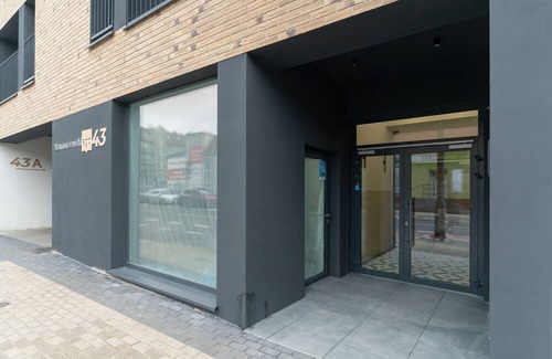 Jezyce Apartamento | Dark Grey Apartment in Poznan by Renters