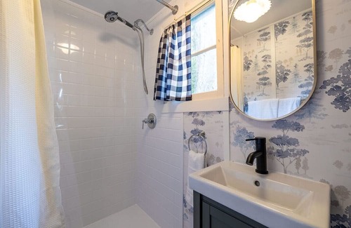 Greenbank Cabina | Sunrise View Waterfront Getaway