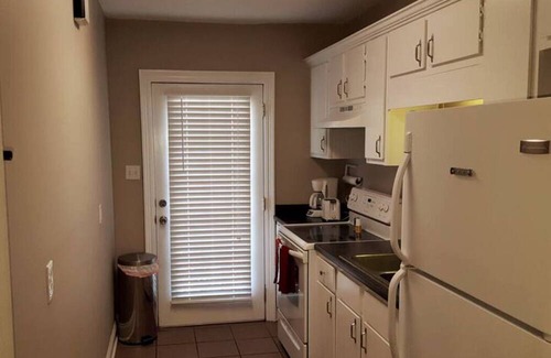 Mid-City Cabina | ✨💥CLOSE 2 FQ!❤️\ SLEEPS 4 W/ W+D