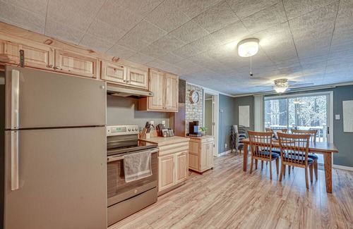 Baldwin Cabina | Charming Baldwin Cabin w/ Fenced Yard + Fire Pit!
