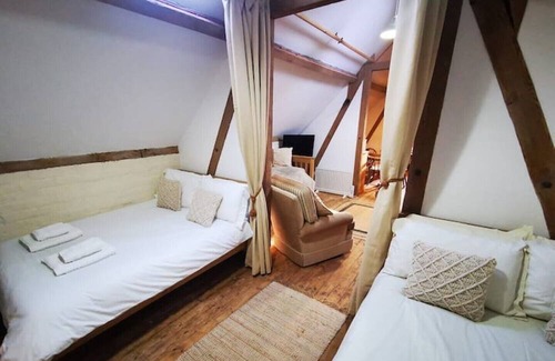 Longtown Casa | The Granary at Gwatkin Red Cow