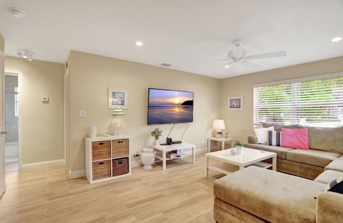 Harbor Village Casa | Pompano Beach House 15mins walk to beach.