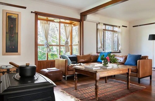 Rosa Brook Otro | The Farmhouse