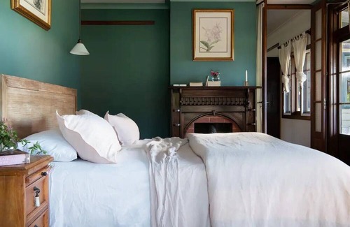 Rosa Brook Otro | The Farmhouse