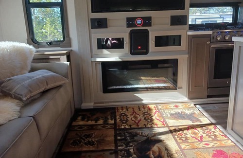 Winnsboro Alquiler De RV | A CABIN IN THE WOODS IN WINNSBORO, SOUTH CAROLINA