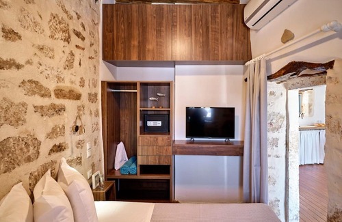 Psathi Villa | ISholidays -Adults Only- Kimolos Kambos House