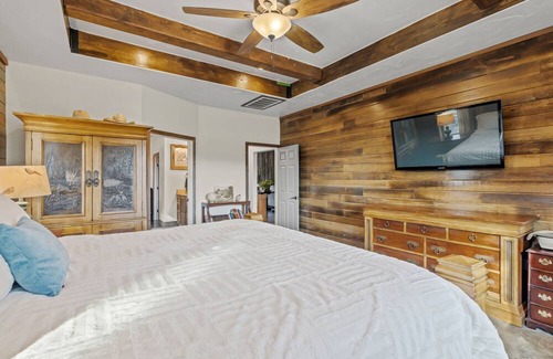 Harper Casa | Modern ranch retreat with rustic charm, Ping-Pong, BBQ, W/D, & firepit