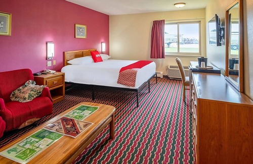 Chesaning Casa | Making The Best Memories Along The Way! Pets Are Welcome! Free Parking!
