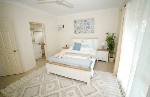 Kirwan Casa | Tranquil home in Kirwan, Townsville, Australia