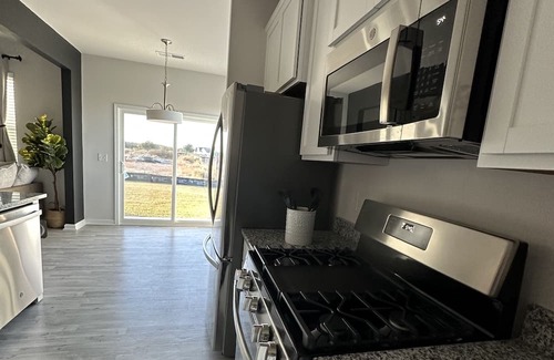 Huntcliff Casa | Newly built, near Fort Jackson & Downtown USC