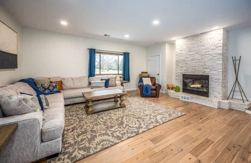 The Village of Indian Hill Casa | Friends and Family LG Luxury Home Near Indian Hill