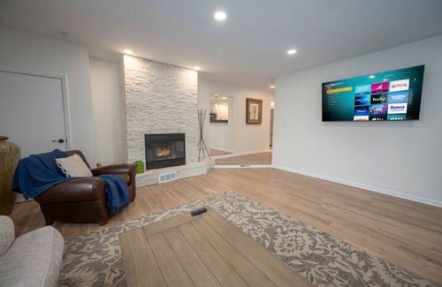 The Village of Indian Hill Casa | Friends and Family LG Luxury Home Near Indian Hill