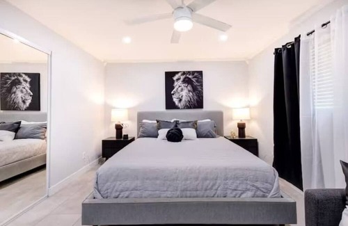 Park Scottsdale One Casa | Lux Hot Tub Retreat - 6 Min to Old Town Scottsdale