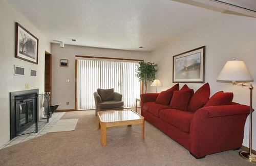 Summit Cove Condominio | Great condo for groups/families near Keystone, Outlet Malls & 5 major ski areas.