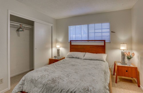 Downtown Apartamento | Centrally Located Apt ~ Half-Mi to UCSF Fresno!