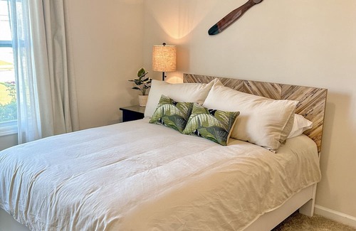 Sumter Casa | Spacious Home 5 miles from Shaw AFB w/ Pool Table, Firepit, & Screened-In Porch!