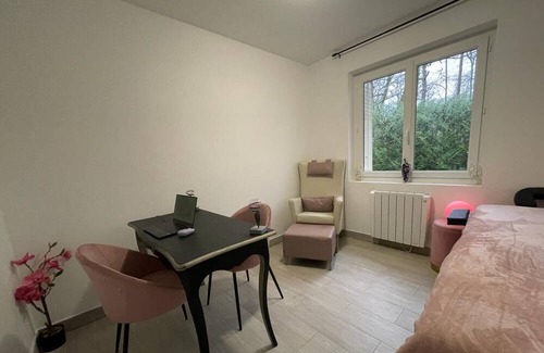 Lamorlaye Casa | Jolie Maison Chaleureuse au Calme à 5 Minutes de la Gare de Chantilly