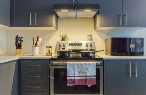 Caledonia Casa | Be the first to stay in our brand new house, minutes away from Hamilton International Airport