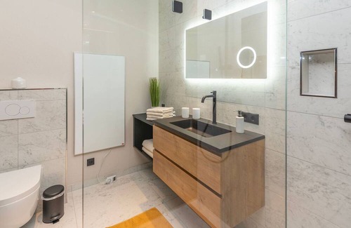 Prutz Apartamento | Wohnung Leona mit Südseitigem Balkon - Aenna Apart