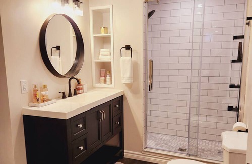 Orillia Apartamento | Bright, Spacious, 1 Bdrm Lower Level Suite Minutes to Ski Hills & Starbucks!