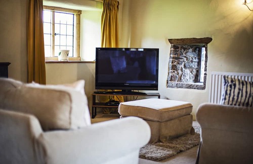 Westbrook Court Casa | Large 6 bedroom holiday home close to Hay on Wye - with incredible views