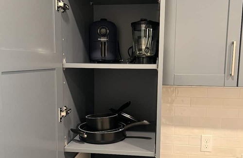 King of Prussia Apartamento | Stunning Modern Large Guest Suite