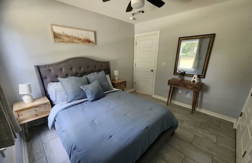 Bentonville - Fayetteville Apartamento | New house in the natural state