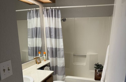 Modesto Casa | Cozy home in North Modesto