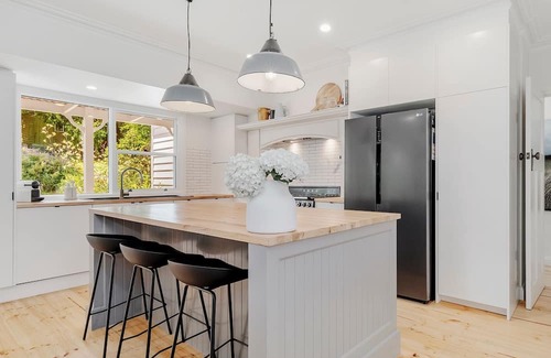 Red Hill Casa | Arcady House - Tucked Among The Trees