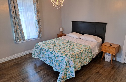 Endion Apartamento | Breathtaking 4 Bed 2 Bath Extented Stay with Lake Superior Views. Pet friendly!