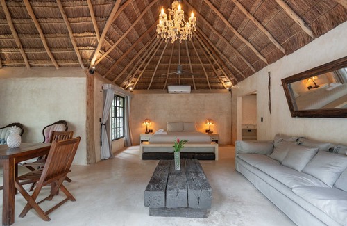 Francisco Uh May Villa | Casa Uh