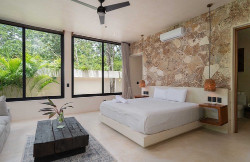 Francisco Uh May Villa | Casa Uh