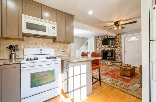 Warwick Casa | LOCATION ! This unique property is walking distance to the Village of Warwick!