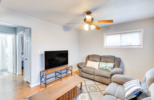 Milwaukee Casa | Milwaukee Home w/ Fenced Yard: 9 Mi to Downtown!