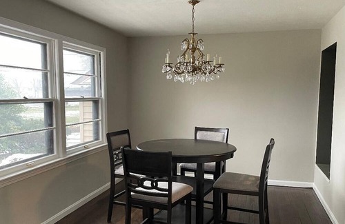 Cleveland Casa | Beautifully Renovated Ranch minutes from everything located in Mayfield Heights