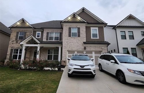 Auburn Casa | Great room for live and work!