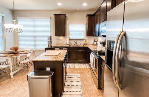 Dripping Springs Casa | 4Bed/3 Bath Family Friendly Home.