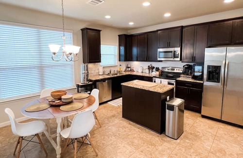 Dripping Springs Casa | 4Bed/3 Bath Family Friendly Home.