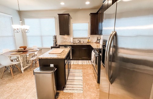 Dripping Springs Casa | 4Bed/3 Bath Family Friendly Home.