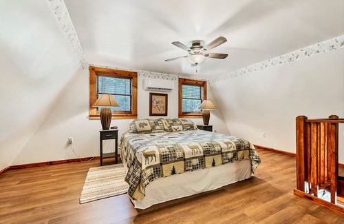 Tallassee Cabina | Becky’s hideaway nestled next to the great smoky mountains national park.