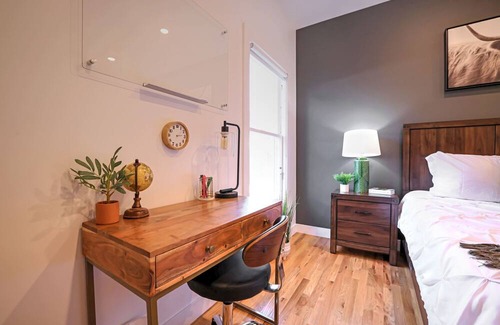 Santa Ana Apartamento | ⁂10min-Airport⁂65"Smart Tv⁂DTSA⁂Self Check-In⁂AC⁂