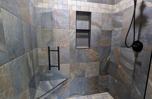 Presque Isle Cabina | Private, modern lake cabin in Wisconsin's last wilderness.