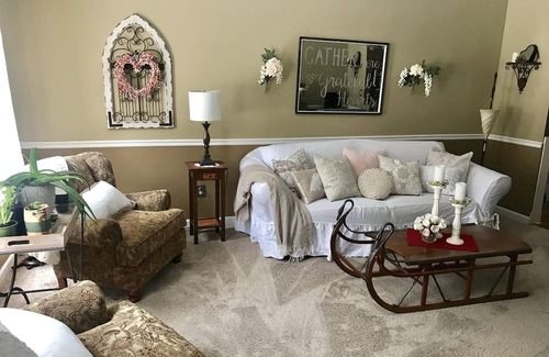 Gansevoort Casa | Belmont Stakes Availability! Large family home with pool-golf course community