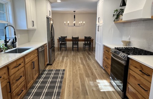 Pittsburg Casa | Freshly renovated modern 4 bd+3 ba home just 2 miles from hospital and college!