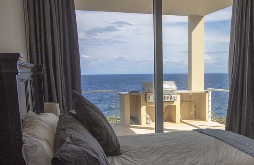 Bouvet Island Casa | Stunning 3 bdrm oceanfront home w/ Infinity Pool in exclusive Lighthouse Estates