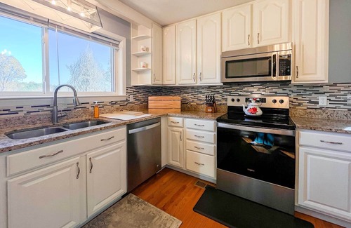 Chickamauga Cabaña | Charming Cottage w/ Hot Tub: 15 Mi to Chattanooga!