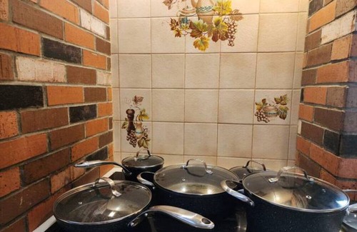 Niagara Falls Apartamento | 3 Bedroom Getaway Home At Niagara Falls! Pet Friendly!!